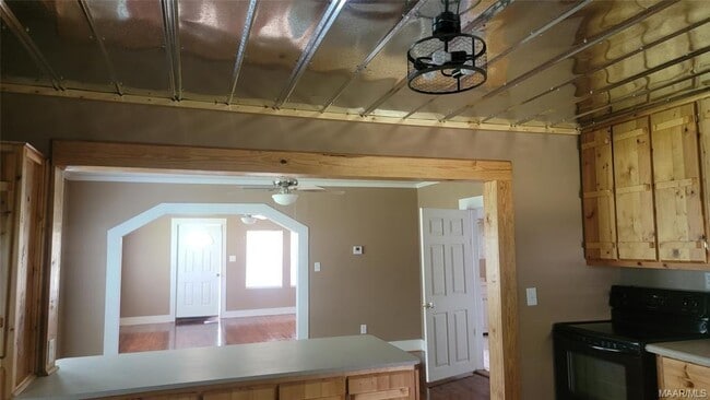 Building Photo - 1960 Ceasarville Rd