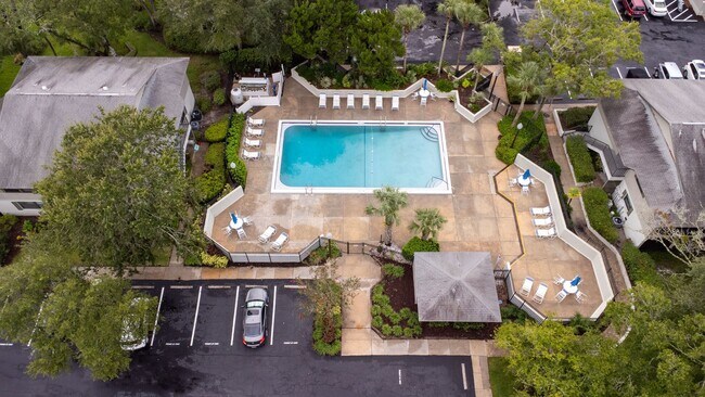 Building Photo - 2BR/2BA Condo in the Desirable Conquistador