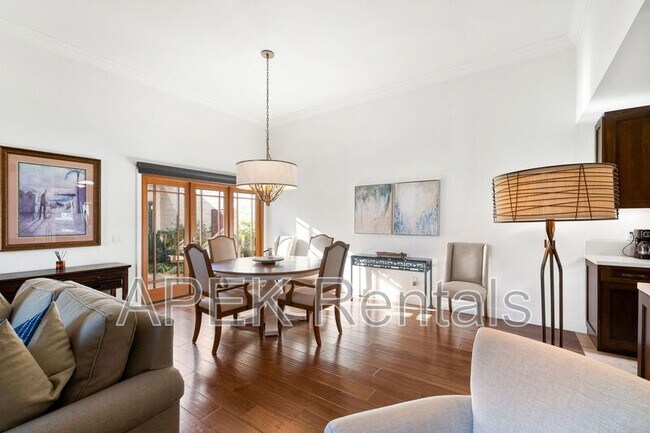 Building Photo - 74939 Vía Lago