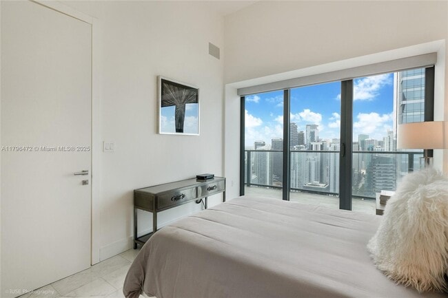 Building Photo - 1451 Brickell Ave