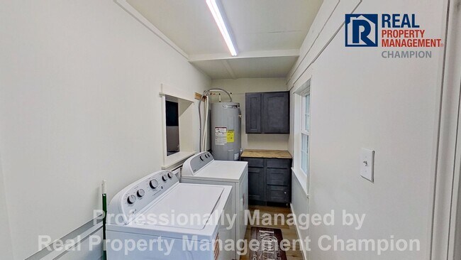 Building Photo - 1206 Dawson St
