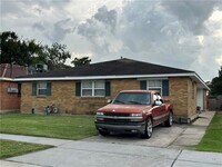 Building Photo - 4734 Shalimar Dr