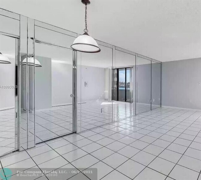 Building Photo - 6830 Indian Creek Dr