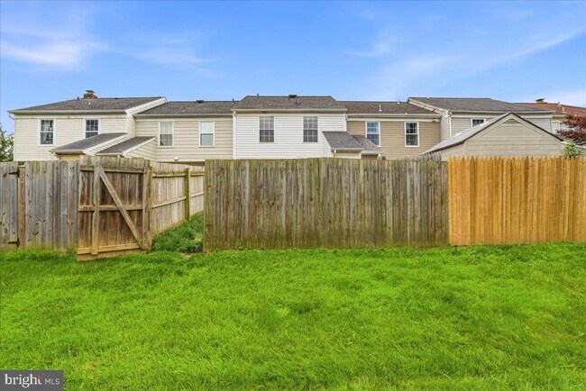 Building Photo - 5735 Sunset View Ln