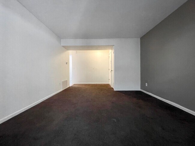 Building Photo - 2956 Vineland Ave SE