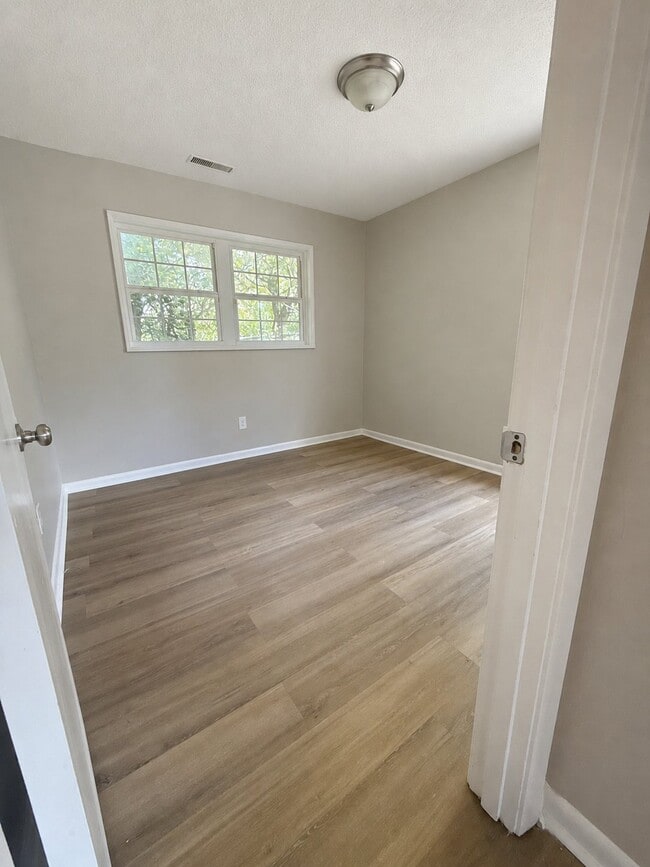 Building Photo - 1117 Carol Cir