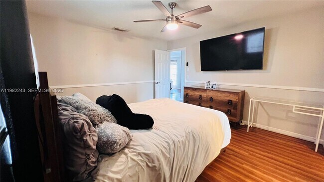 Building Photo - 581 SW Banks Terrace