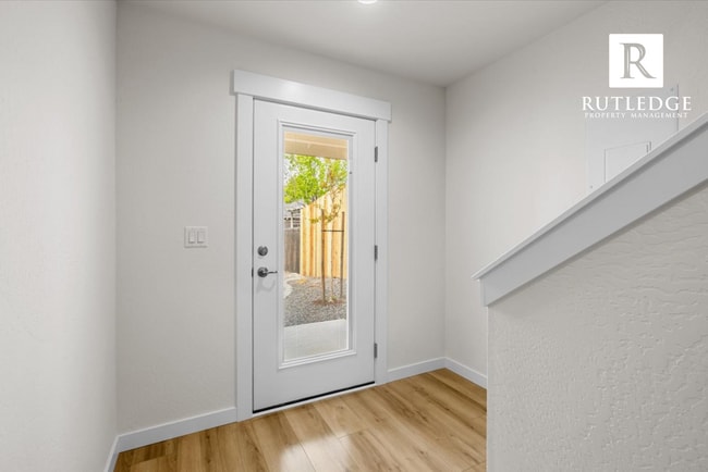 Building Photo - STUNNING 3 Bed / 2.5 Bath Brand New Townhome / End Unit !!!