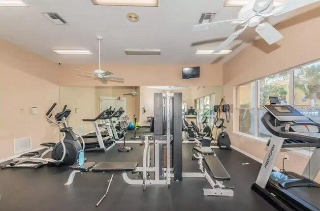 Building Photo - Stunning 1-Bedroom Condo in Seminole – Jus...