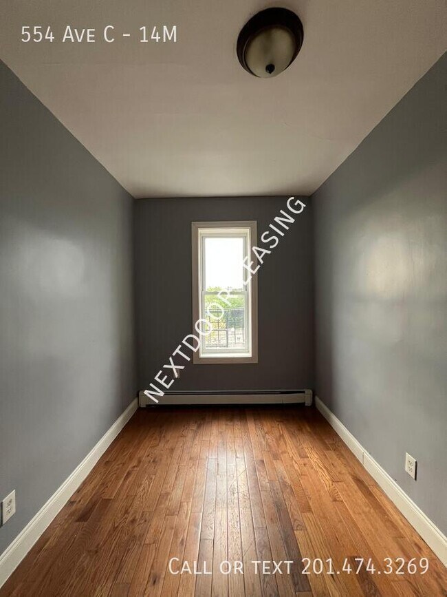 Building Photo - 554 Avenue C