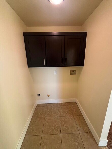 Building Photo - 333 E 69th St