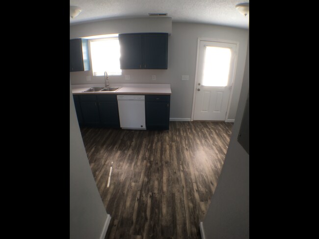 Building Photo - 608 W Watauga Ave