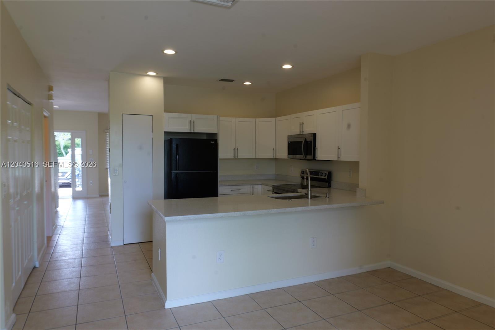 Building Photo - 8220 SW 25th Ct