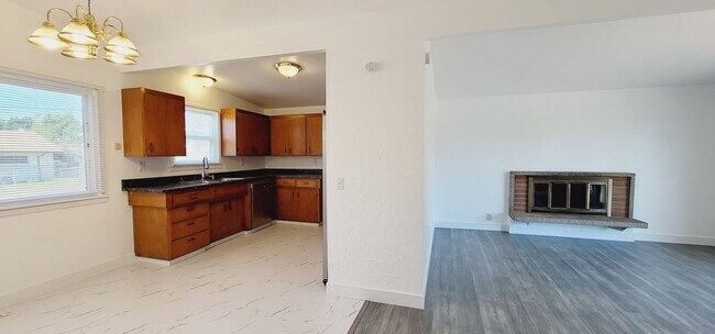 Building Photo - 13240 22nd Ave S