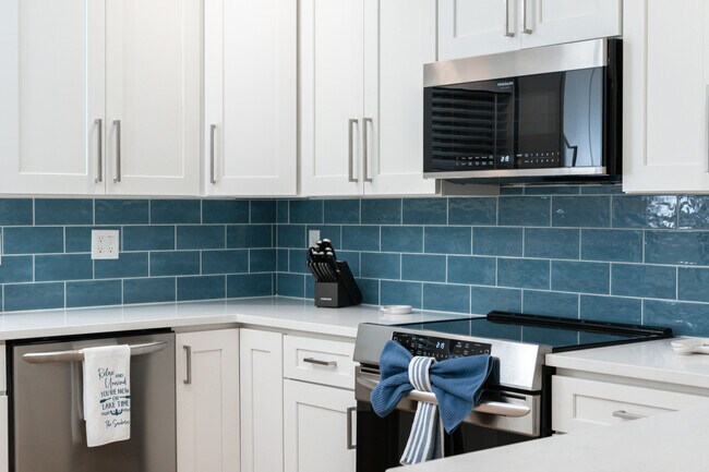 Building Photo - 13920 SE 124th St