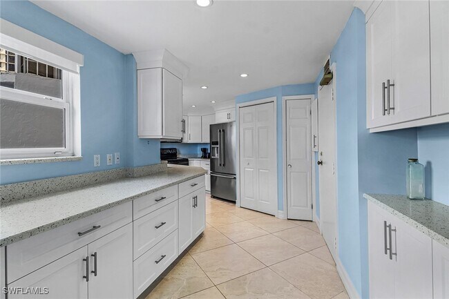 Building Photo - 10701 Gulf Shore Dr