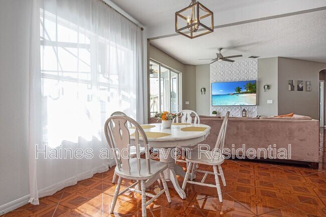 Building Photo - 403 Corvina Dr