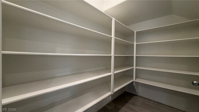 Building Photo - 6943 Denio Island St