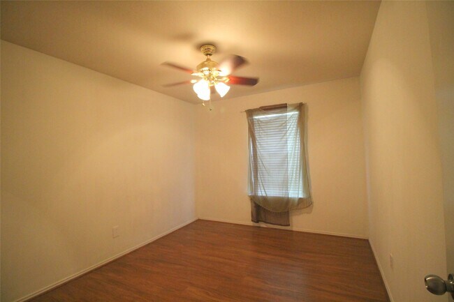 Building Photo - 6515 Bryant Park Ct