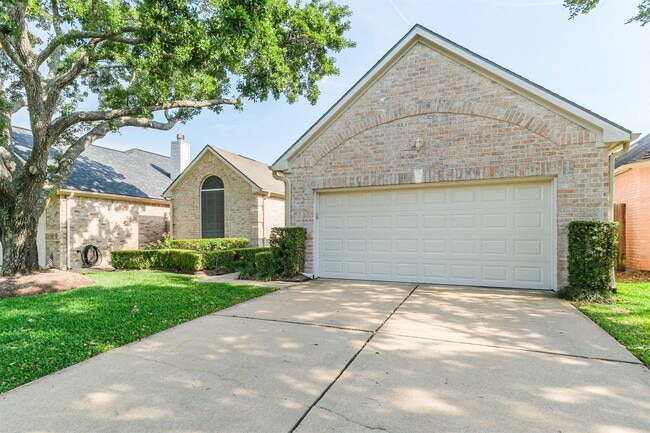Building Photo - 19807 Excalibur Ct
