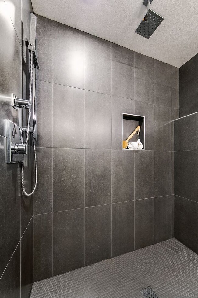 Building Photo - New Construction Townhouse - 2 Bedroom Columbia City