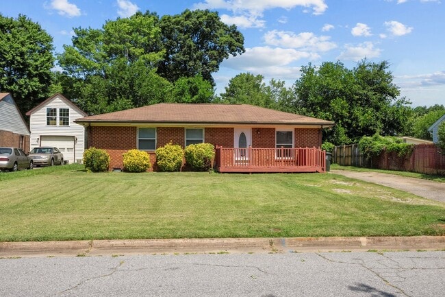 Building Photo - Fantastic 3 Bedroom Ranch home in SE Ralei...