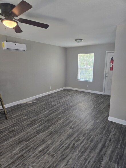 Building Photo - 1410 Colima St