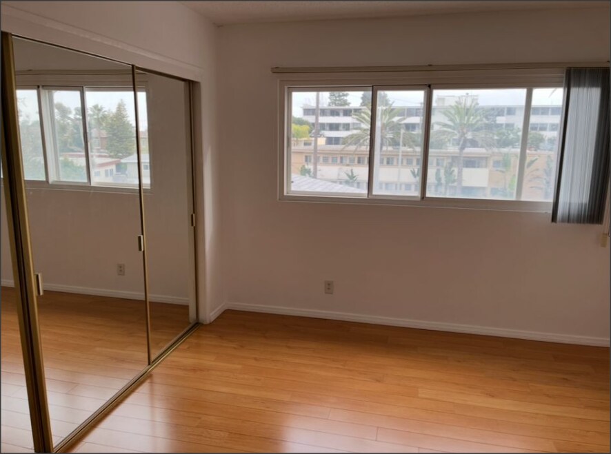 Building Photo - 8315 W Manchester Ave