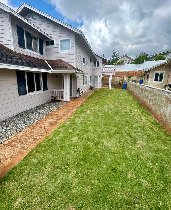 Building Photo - Beautiful & Spacious 5-Bedroom, 4-Bath Sin...