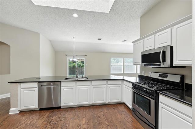 Building Photo - 2502 Blue Holly Dr