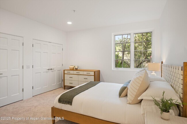 Building Photo - 302 Wild Spring Ln