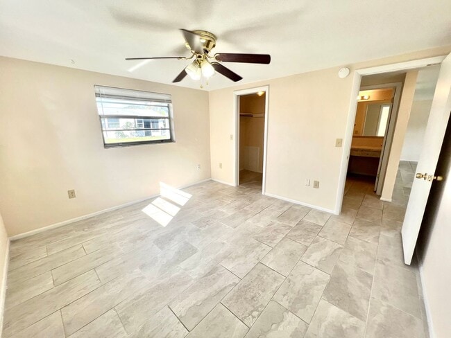 Building Photo - Updated 3BD/2BTH Home on Corner Lot