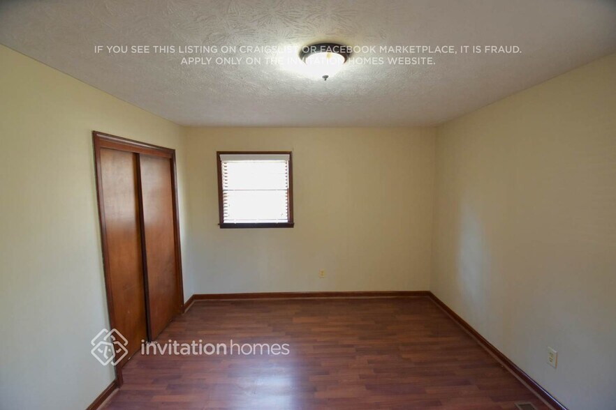 Building Photo - 7290 Hollyhock Dr