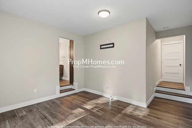 Building Photo - 503 NE Birchwood Terrace