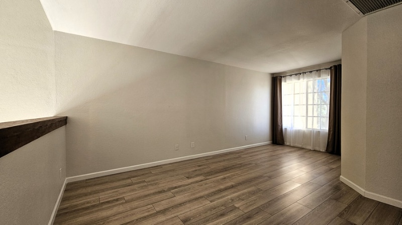 Building Photo - 1025 E Highland Ave