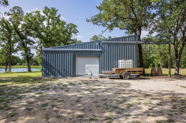 Building Photo - 6811 Mockingbird Rd