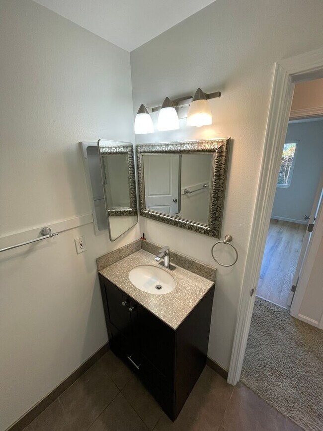 Building Photo - 3745 Portofino Way