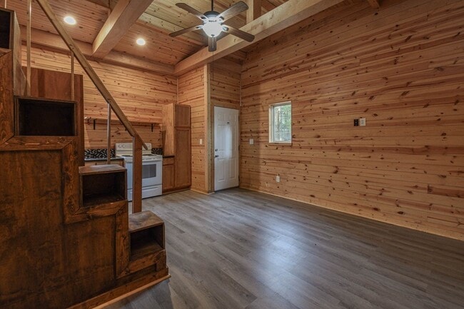 Building Photo - 20011 Parkway Ln