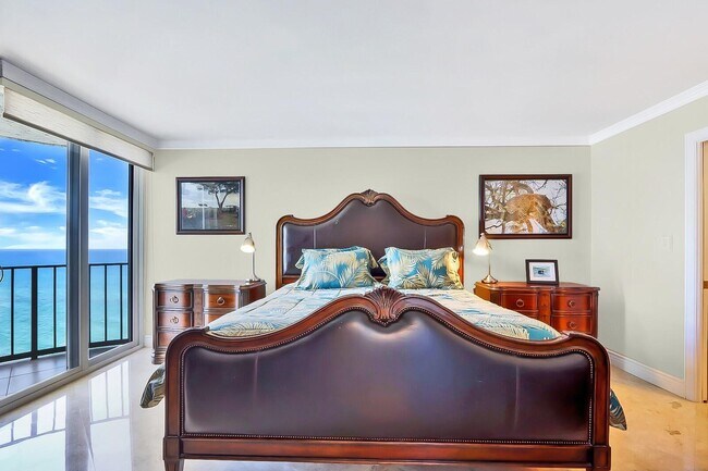 Building Photo - 5420 N Ocean Dr