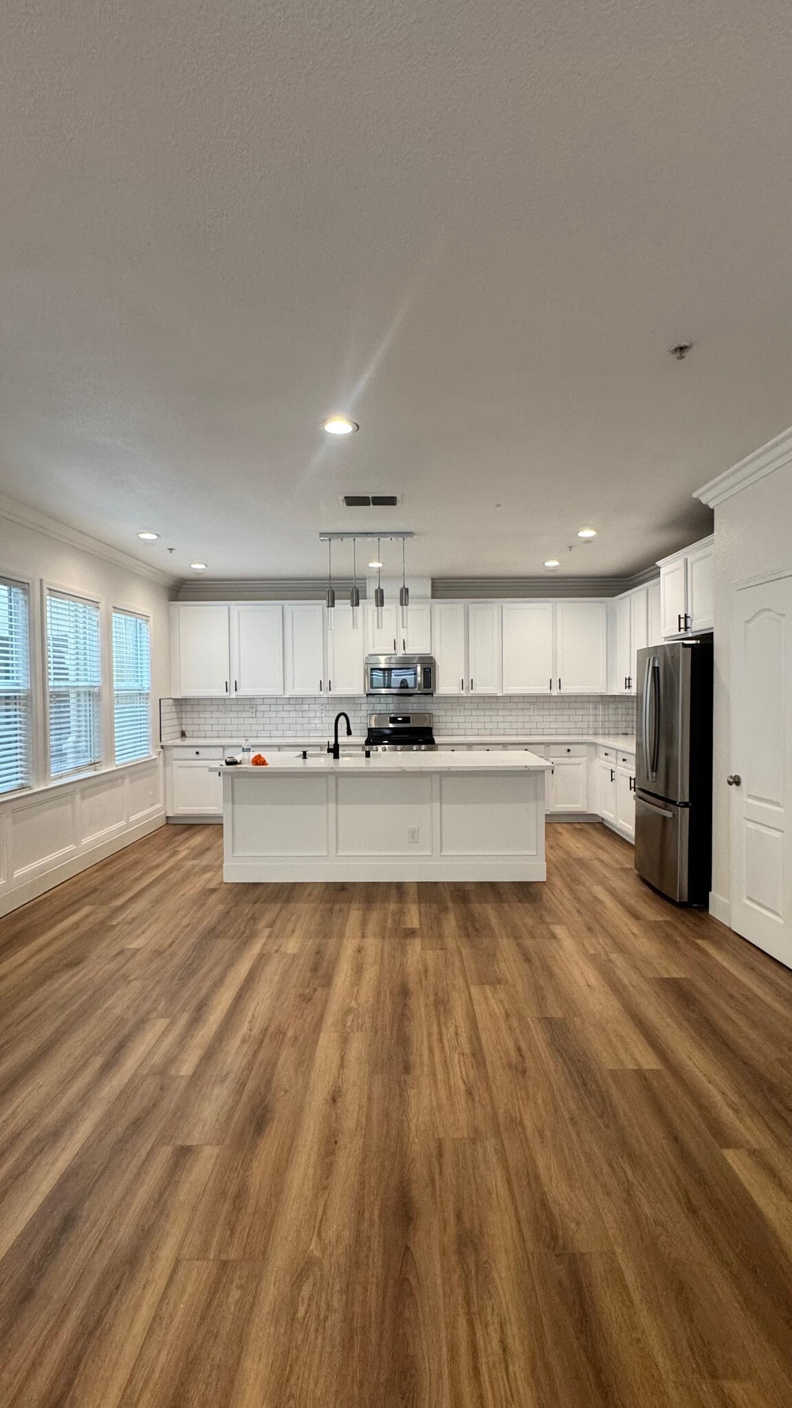 Building Photo - 3301 N Park Dr