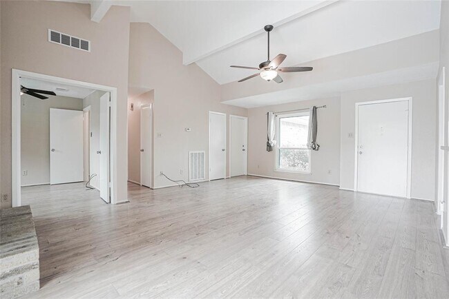 Building Photo - 11103 W Brompton Dr