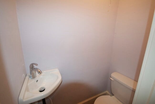 Building Photo - 510 Vineyard Rd
