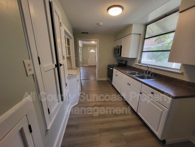 Building Photo - 905 Lotus Path