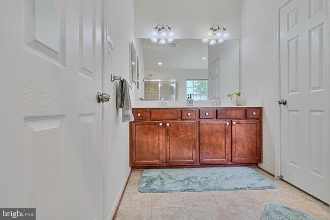 Building Photo - 7863 River Rock Way