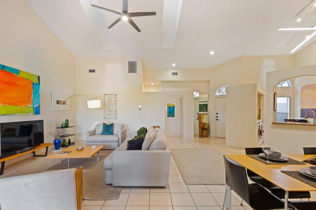 Building Photo - 1302 Mahogany Pl
