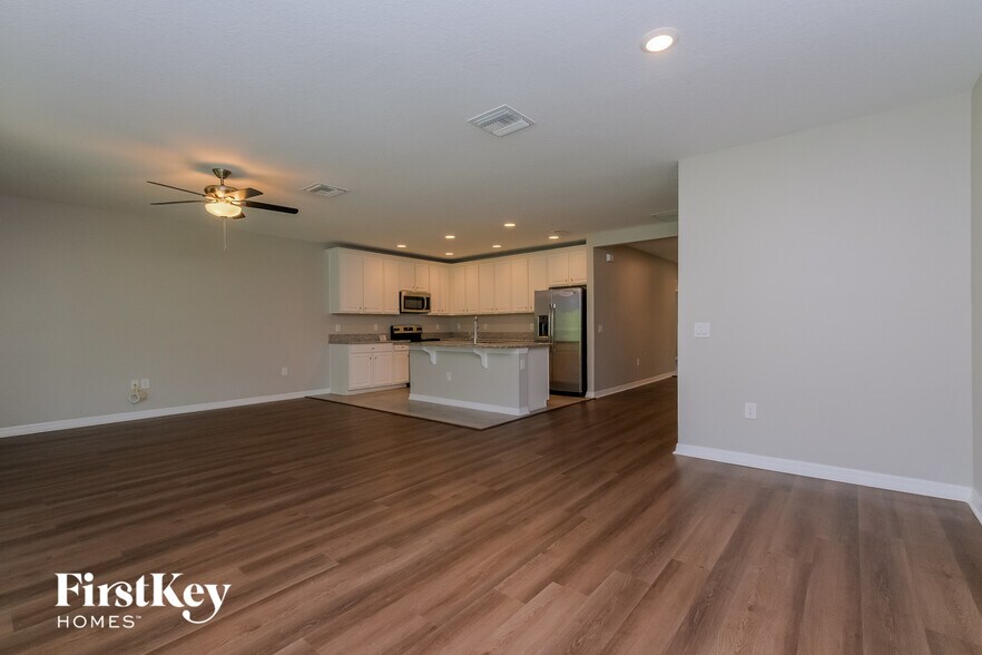 Building Photo - 18750 Alfaro Loop