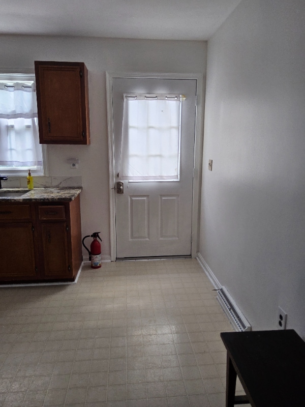 Building Photo - 147 Candlewick Dr