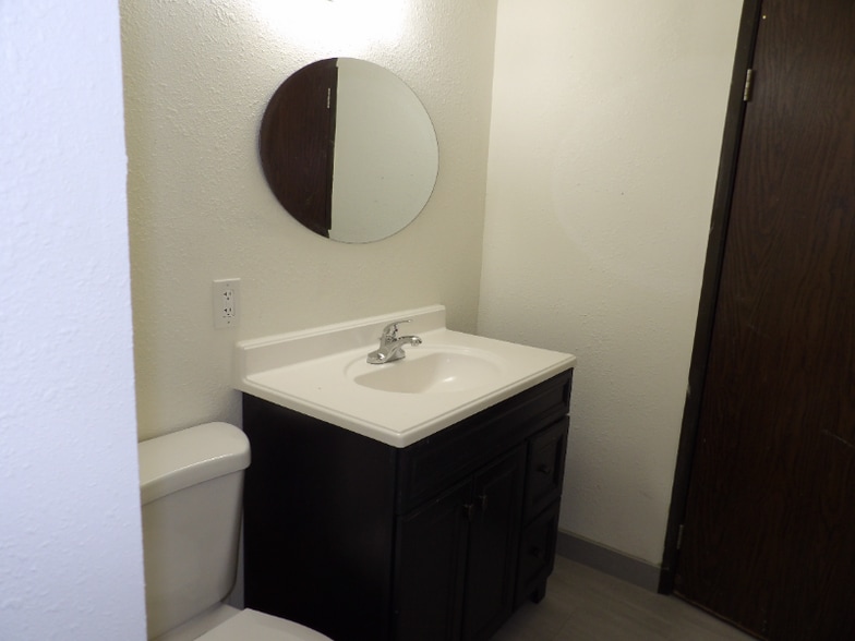 Building Photo - 226 W Rockrimmon Blvd