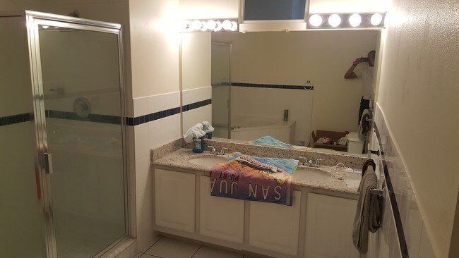 Building Photo - 1014 Universal Rest Pl