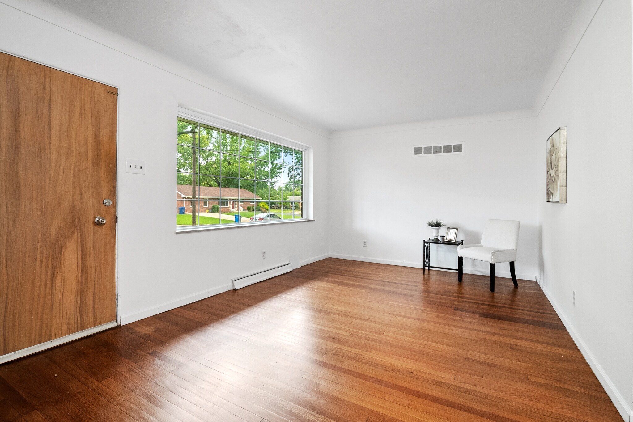 Loads of natural light in living room - 620 Saint Bernard Dr